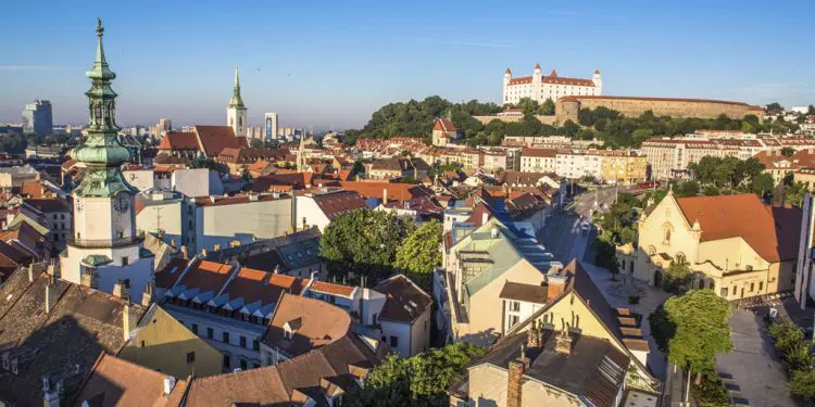 Bratislavské mestské dni, vyhlad, stare mesto, hrad, kostol, panorama